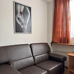 Avion Отель